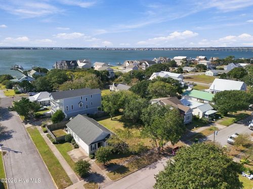 1303 Shepard St, Morehead City, NC, 28557-4160 | Card Image
