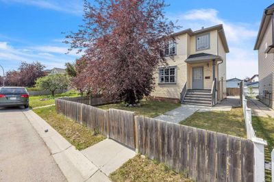 228 Martinvalley Cres Ne, House detached with 4 bedrooms, 2 bathrooms and 2 parking in Calgary AB | Image 2