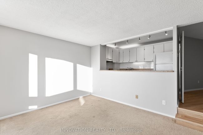 2008 - 1081 Ambleside Dr, Condo with 2 bedrooms, 1 bathrooms and 1 parking in Ottawa ON | Image 7