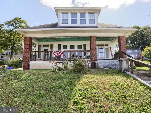 137 W Main St, WINDSOR, PA, 17366-9692 | Card Image