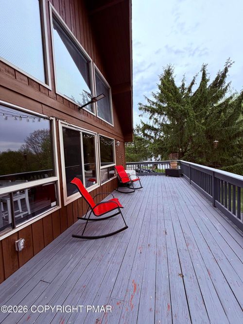 210 Stag Ct, Bushkill, PA, 18324 | Card Image