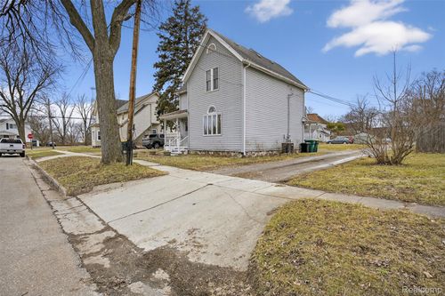 103 N Mackinaw St, Durand, MI, 48429-1456 | Card Image