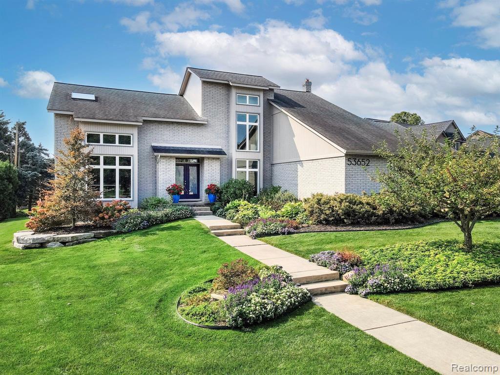 Buckingham Ct, Shelby Township, MI 48316