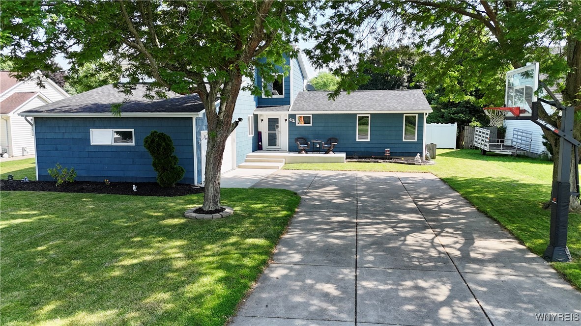 Continental Ln, Grand Island, NY 14072
