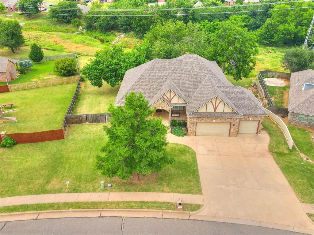 Ashe Creek Dr, Edmond, OK 73034