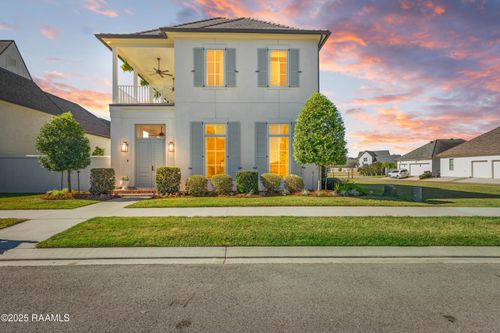 107 Everett Rdg, Lafayette, LA, 70508-7394 | Card Image