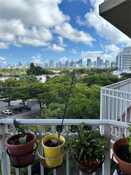 apt-808-1650 Coral Way, Miami, FL, 33145-2883 | Card Image