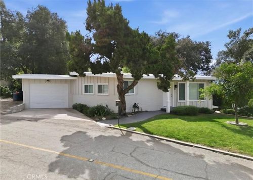 upstairs-3370 Pachappa, Riverside, CA, 92506 | Card Image
