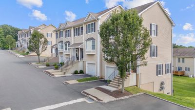 1404 - 15 Scuppo Road, Condo with 2 bedrooms, 2 bathrooms and 2 parking in Danbury CT | Image 3