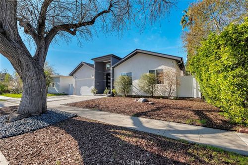 5729 Ostrom Ave, Encino, CA, 91316-2633 | Card Image