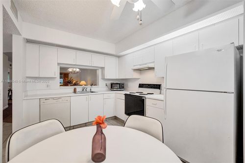 apt-102g-800 Sw 137th Ave, Pembroke Pines, FL, 33027-3553 | Card Image