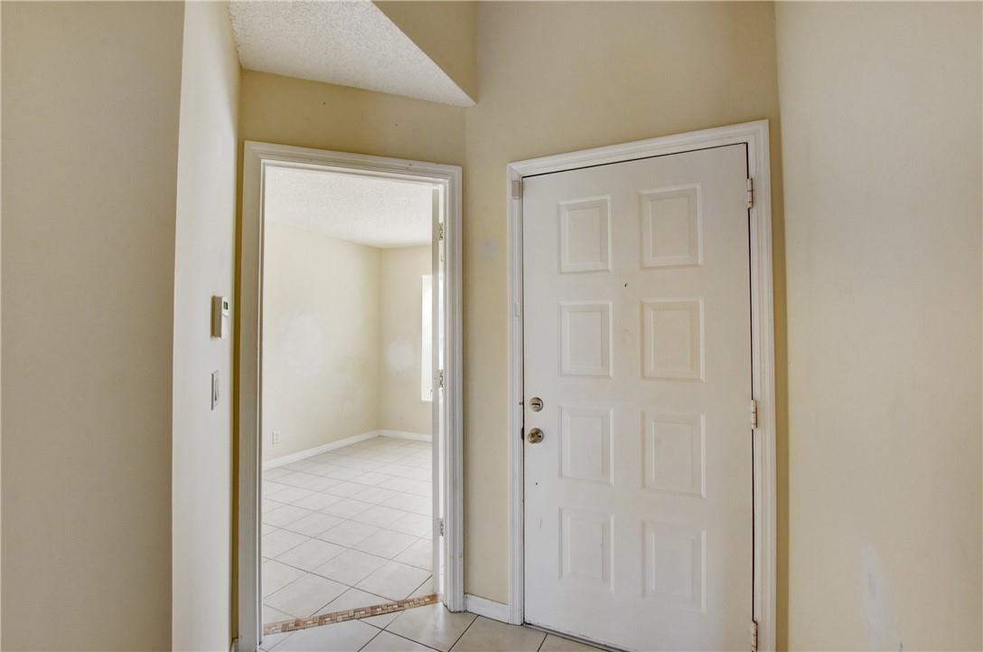 Residential Lease in Lake Worth 4