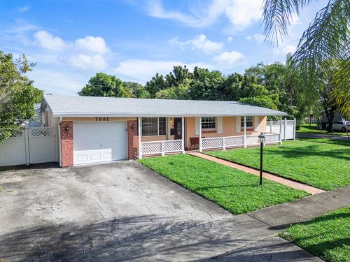 7081 Taylor St, Hollywood, FL, 33024-7356 | Card Image