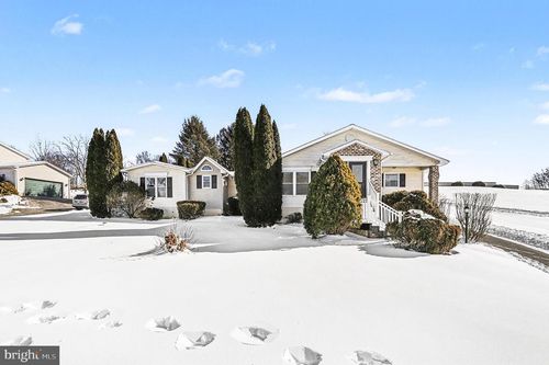 4570 Walters Hatchery Rd, Spring Grove, PA, 17362-7844 | Card Image