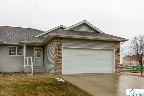 1447 10th St N, New Ulm, MN, 56073-1197 | Card Image