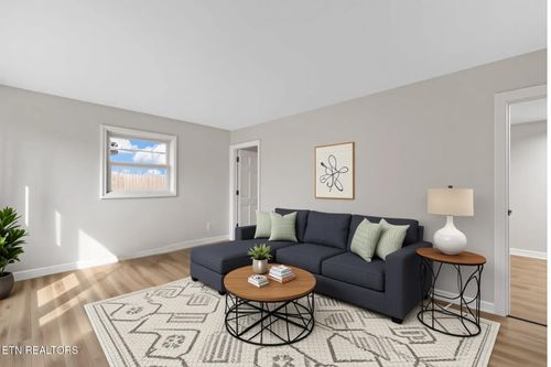 2527 Cecil Ave, Knoxville, TN, 37917-4106 | Card Image