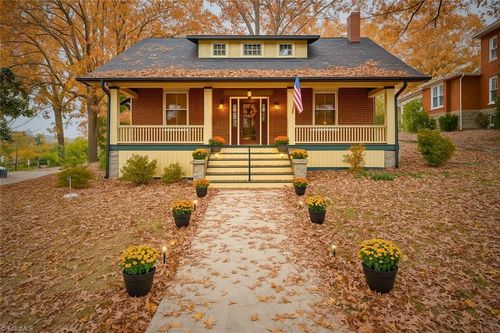 1023 N Main St, Mount Airy, NC, 27030-3635 | Card Image