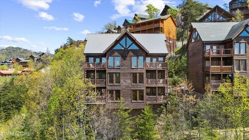 1032 Black Bear Cub Way, Sevierville, TN, 37862 | Card Image