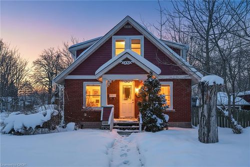 5537 Prince Edward Ave, Niagara Falls, ON, L2G5H7 | Card Image