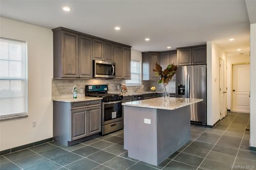 1st-fl-36 Carney St, Glen Cove, NY, 11542-3614 | Card Image