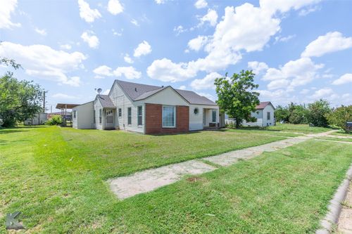 1114 Avenue L, Anson, TX, 79501-4114 | Card Image