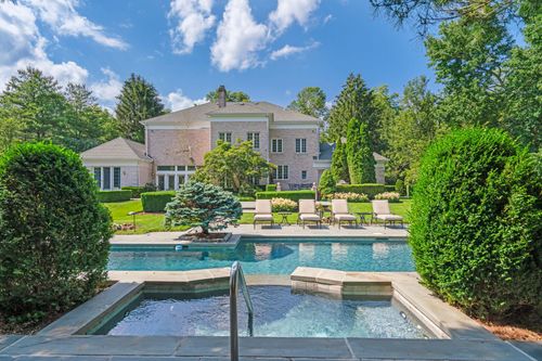 8 High Meadow Ct, Glen Head, NY, 11545-2814 | Card Image