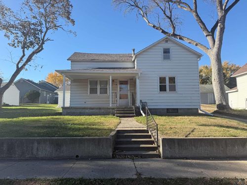 704 3rd Ave, Alton, IA, 51003-8587 | Card Image