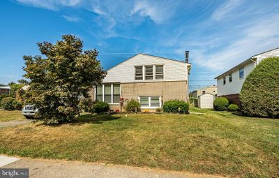 809 Hawthorne Avenue, House other with 3 bedrooms, 3 bathrooms and null parking in SECANE PA | Image 1