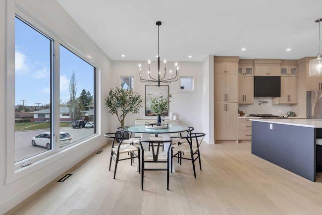 42 Collingwood Place Nw, House other with 5 bedrooms, 4 bathrooms and 2 parking in Calgary AB | Image 4