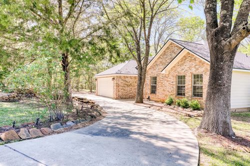 12111 N Ridgeway Dr, Willis, TX, 77318-5461 | Card Image