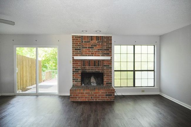 APT-4 - 5502 Loving Dr, Condo with 2 bedrooms, 2 bathrooms and null parking in Garland TX | Image 4