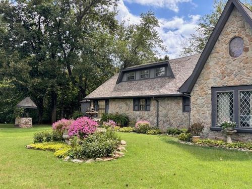 901 Birdcreek Ln, Guthrie, OK, 73044-2051 | Card Image