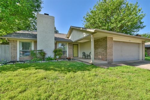 3210 Rambling Oaks Drive, Norman, OK, 73072 | Card Image