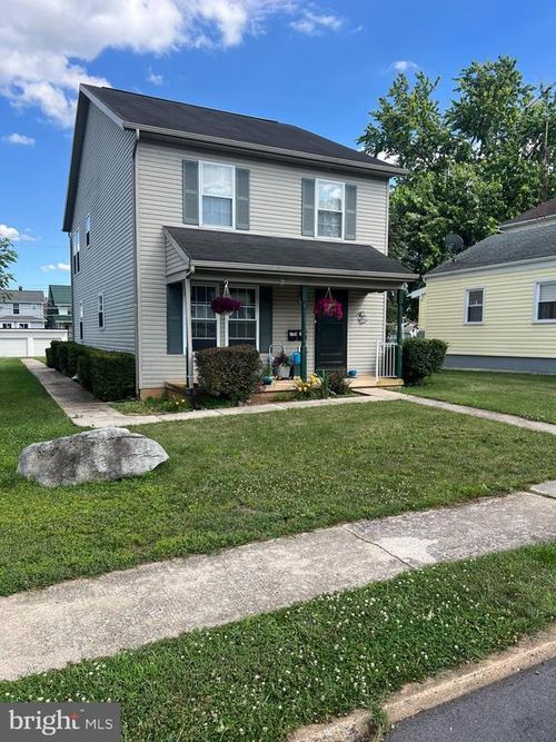 728 Chestnut St, HAGERSTOWN, MD, 21740-6303 | Card Image