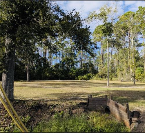 735 Wellborn Ave, Carrabelle, FL, 32322-5050 | Card Image