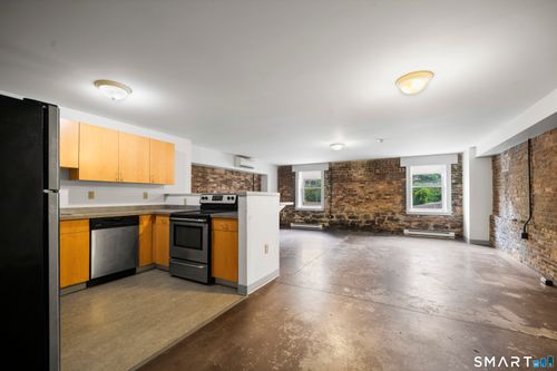 a-40 Elm St, Hartford, CT, 06106-1715 | Card Image