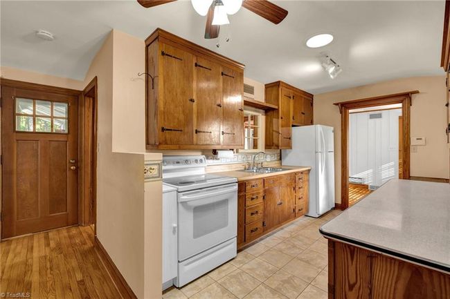 5305 Shattalon Dr, House other with 2 bedrooms, 2 bathrooms and null parking in Winston-Salem NC | Image 25