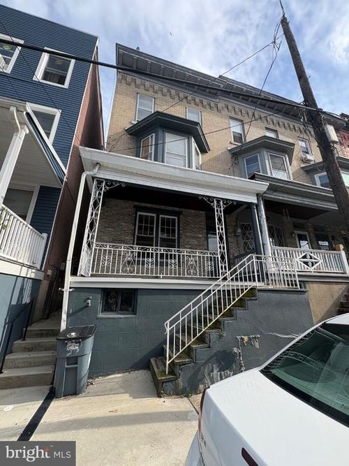 517 W Norwegian St, POTTSVILLE, PA, 17901-2822 | Card Image