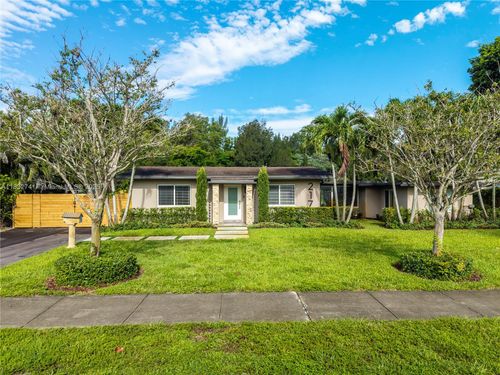 217 E Acre Dr, Plantation, FL, 33317-2601 | Card Image