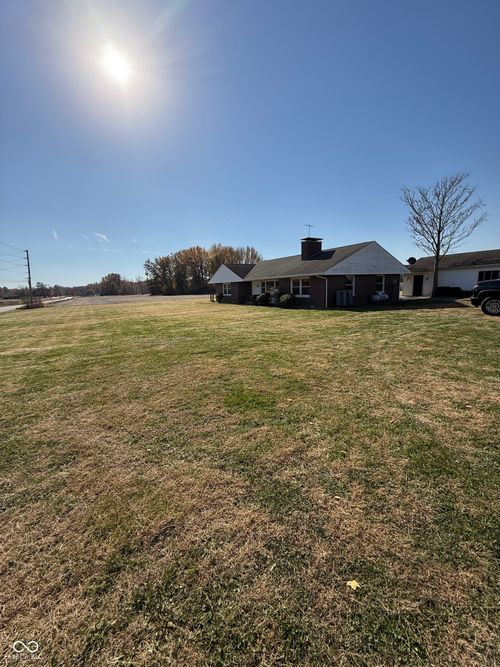 9221 N Knightsville Crawford St, Brazil, IN, 47834-8308 | Card Image