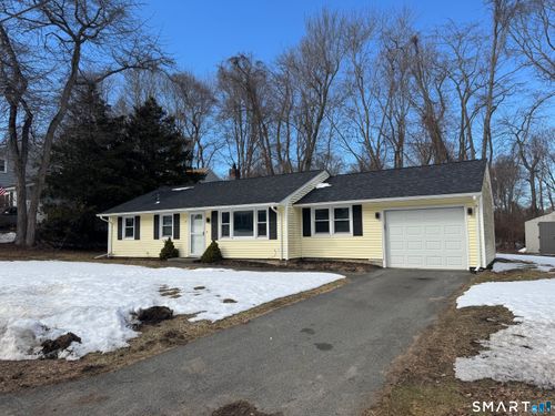 12 Nutmeg Dr, Clinton, CT, 06413-1817 | Card Image
