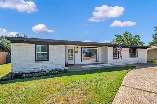 3005 Douglas Dr, Midland, TX, 79701-3835 | Card Image