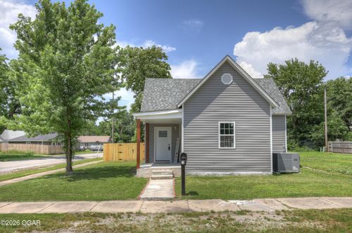 122 W Wilson St, Carterville, MO, 64835-1244 | Card Image