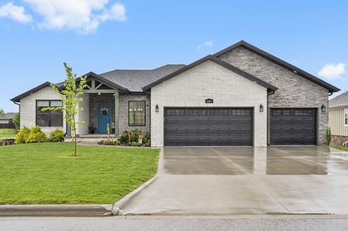 685 N Fox Hill Cir, Nixa, MO, 65714-6603 | Card Image