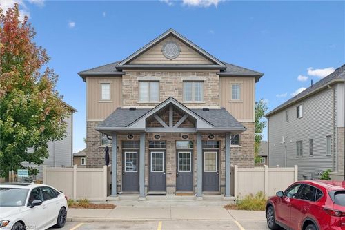 3c-388 Old Huron Rd, Kitchener, ON, N2R0J5 | Card Image
