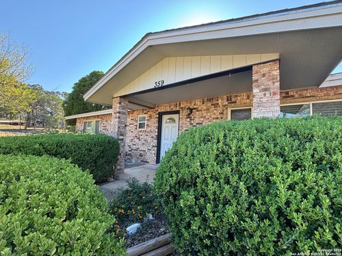359 Lark Ln, New Braunfels, TX, 78132-4631 | Card Image