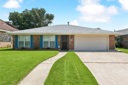 33 W Imperial Dr, Harahan, LA, 70123-4710 | Card Image