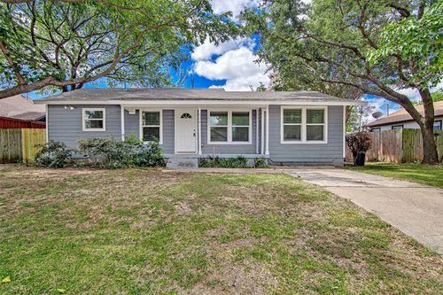 624 E Ellen Ave, Hurst, TX, 76053-8007 | Card Image