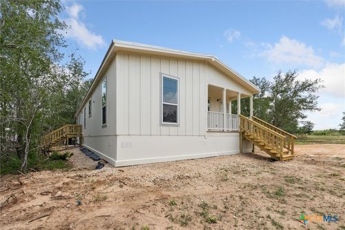 855 Roosevelt Rd, Luling, TX, 78648-3602 | Card Image