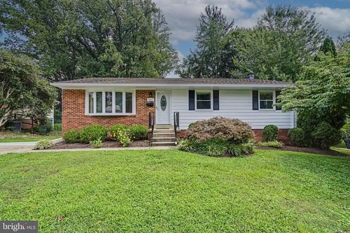 604 Yeonas Dr Sw, VIENNA, VA, 22180-6438 | Card Image